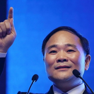 李书福：汽车财产革命开始“暴乱” 将推进“两个蓝色吉祥举措”