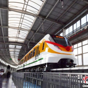 新型中低速磁浮列车在长春下线，将用于广东清远磁浮旅游专线