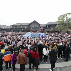 丹寨万达小镇：“非遗+旅游”助力脱贫攻坚