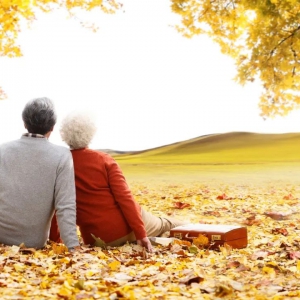 这届老年人有大变化：喜欢旅游买房子 还热衷一项消费