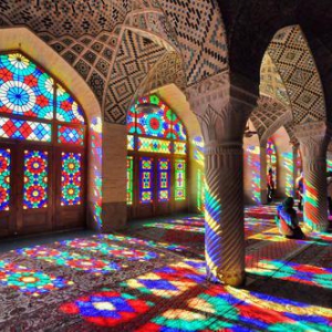 伊朗疫情反弹仍有中国游客旅游 驻伊使馆发提示